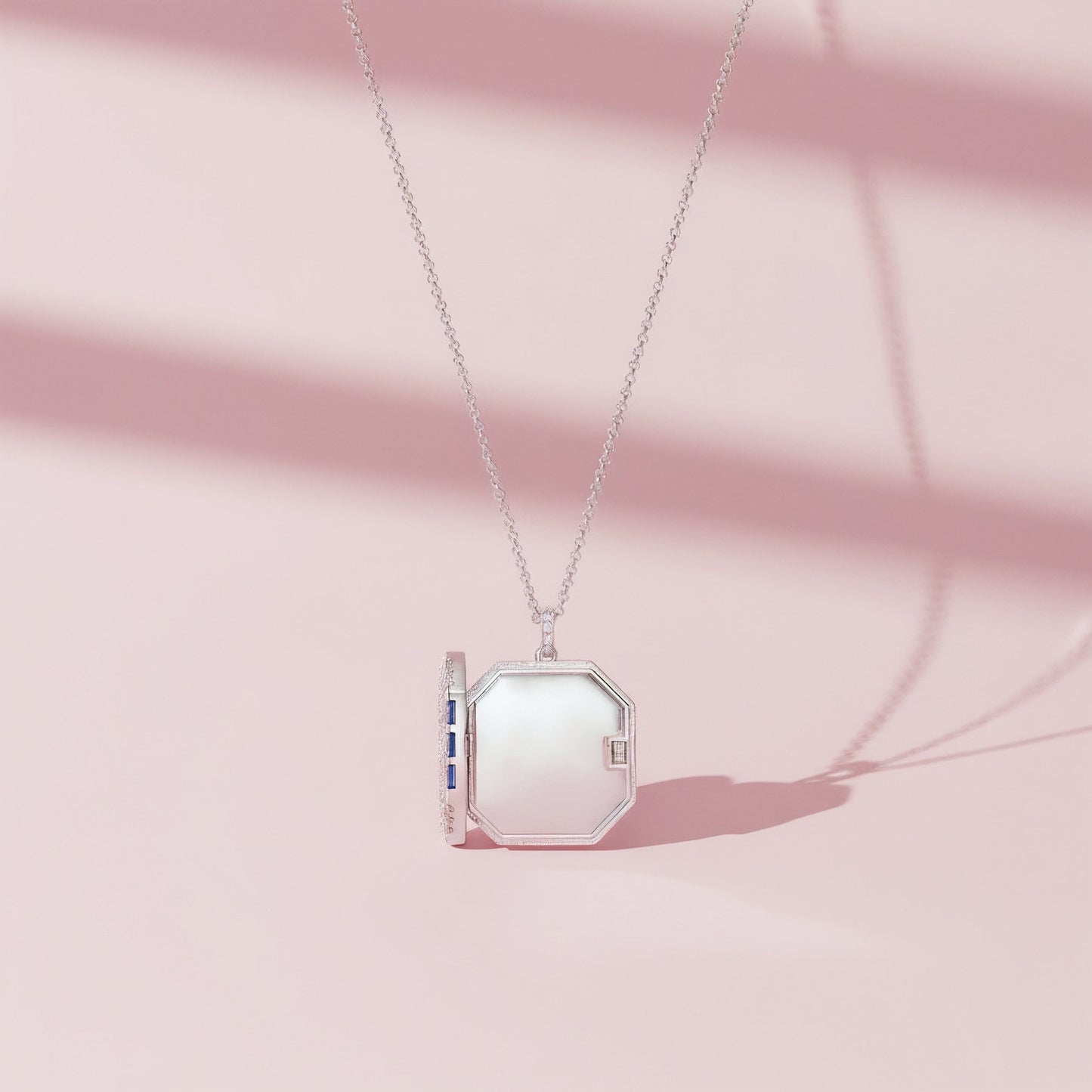 Modern Halo Locket SN009